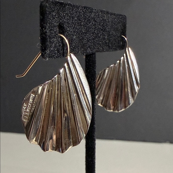 5.82 Grams 14k SOLID WHITE GOLD Elegant FAN Shell Earrings B. MOSKOWITZ - Picture 3 of 9